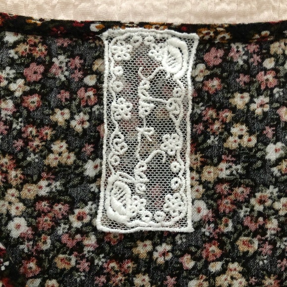 Floral crop top - Picture 2 of 3